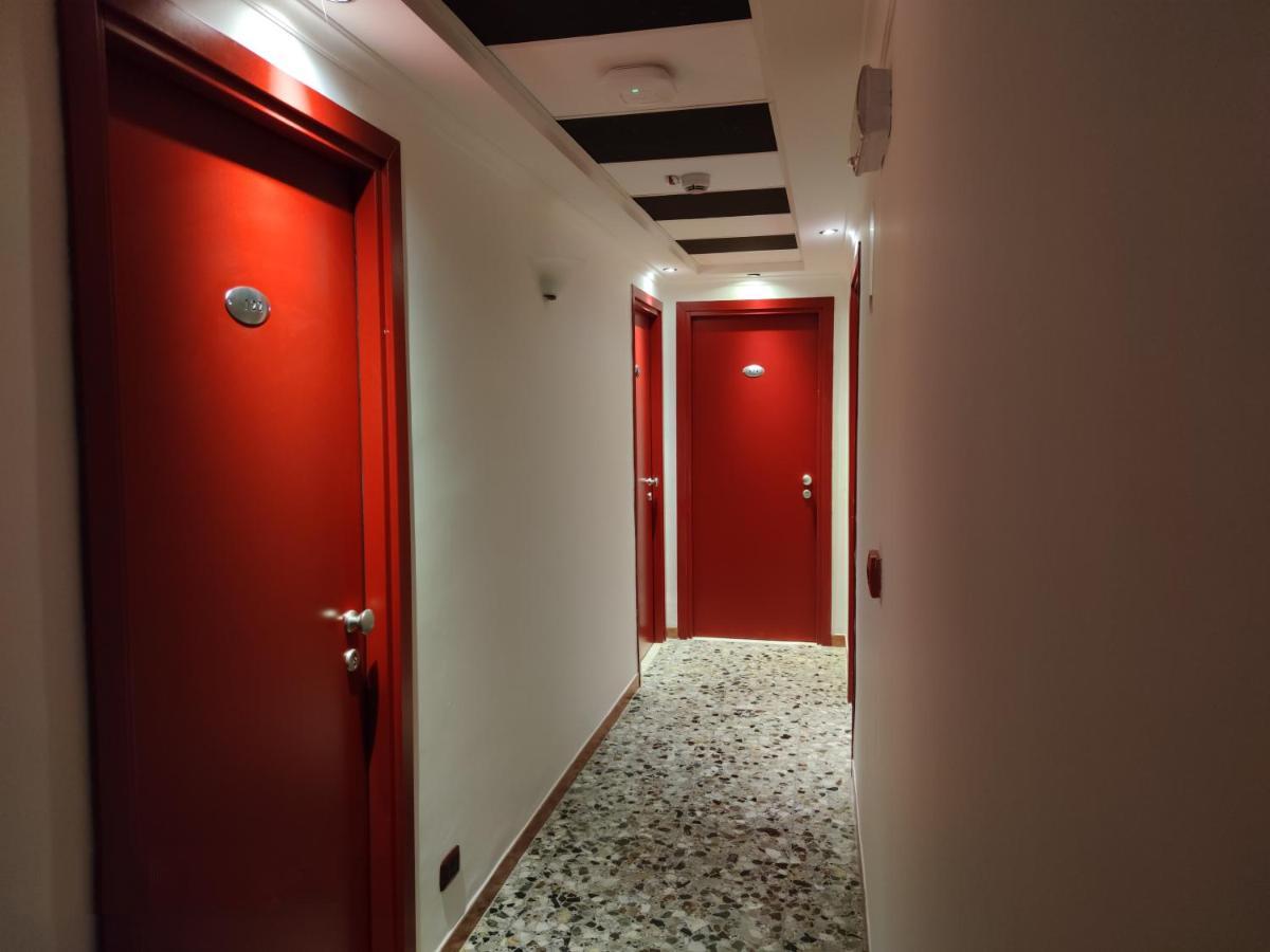 Alex & Lorenz Hotel Torvaianica Exterior photo